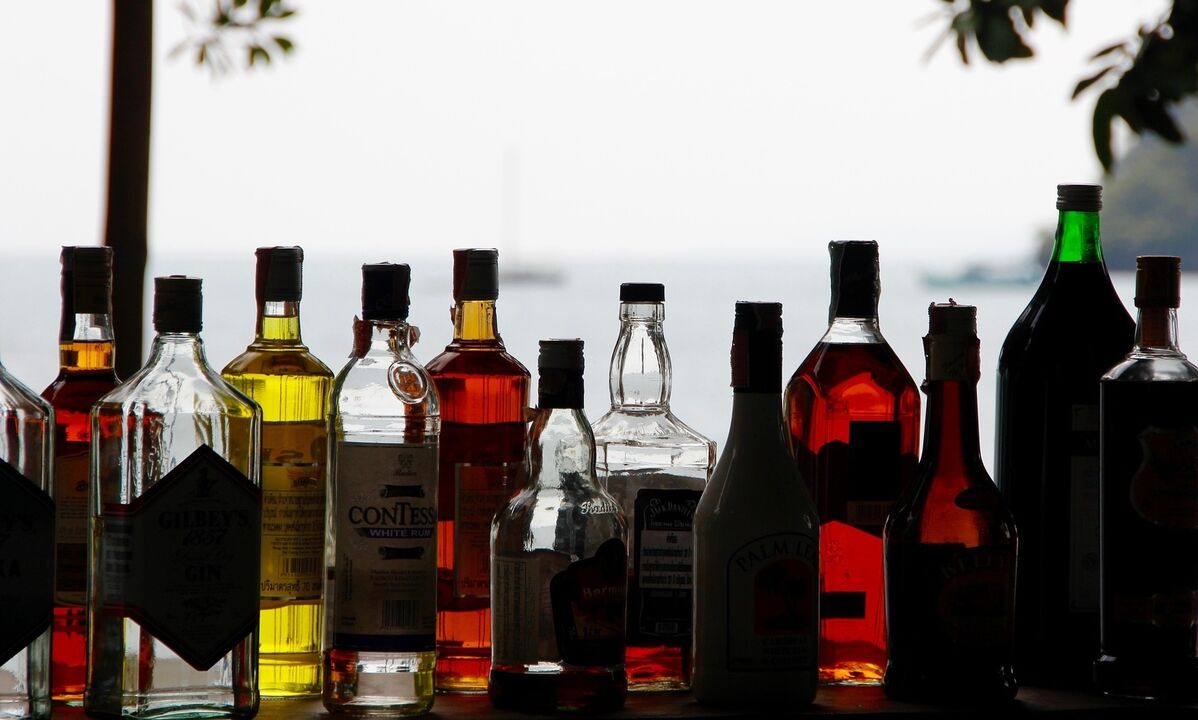 bebidas alcoólicas como causa de baixa potência após 60
