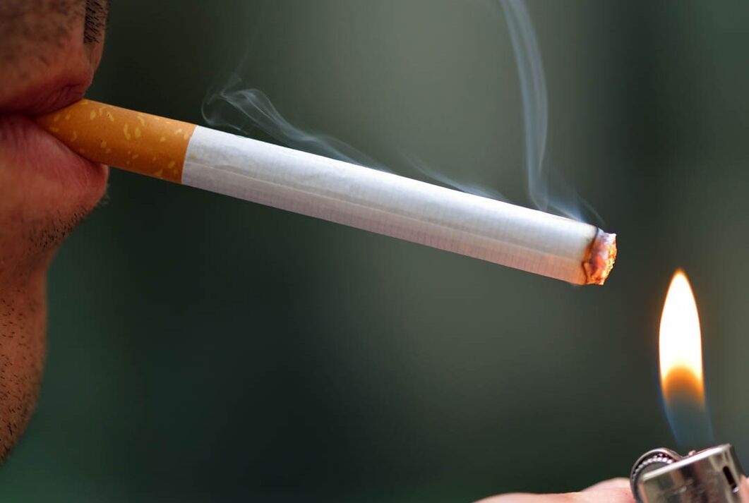 fumar como causa de baixa potência após 60